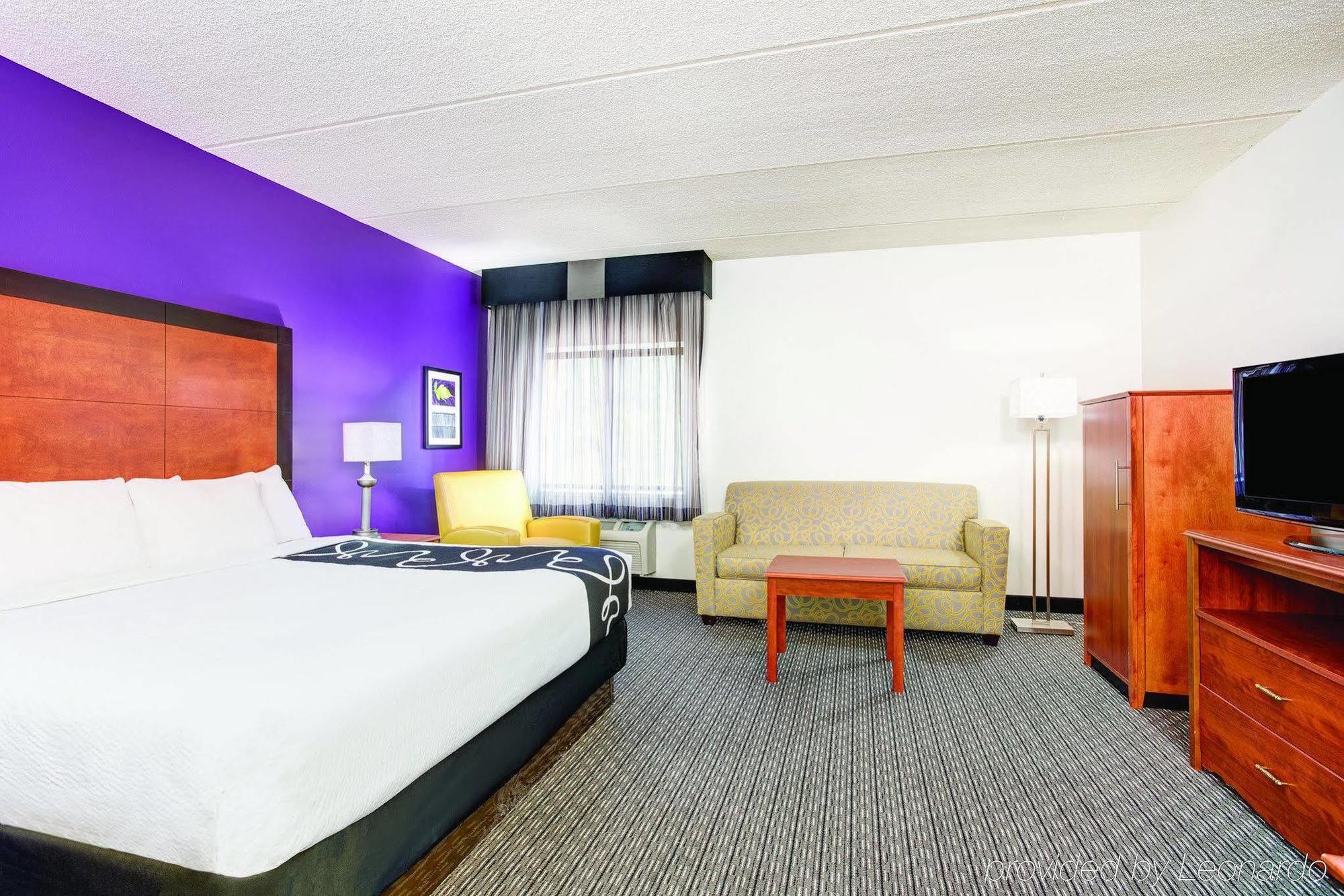 La Quinta By Wyndham Atlanta Roswell Hotel Exterior photo